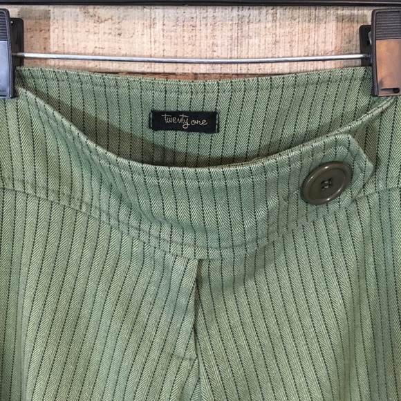 Twenty One Flare Cropped Pants - Picture 4 of 7